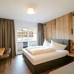 Traube Ξενοδοχείο 4*